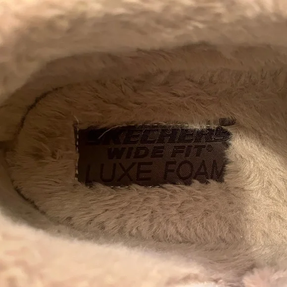 9 Wide Men's Skecher's Brown Fleece-Lined Slippers - Picture 7 of 8